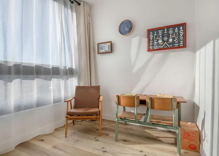 800m De La - 3 Adultes Et 1 Enfant Appartement