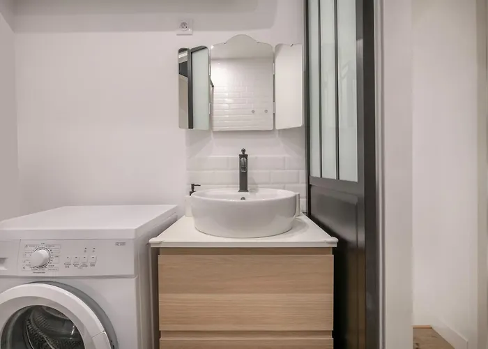 Appartement 800m De La - 3 Adultes Et 1 Enfant *