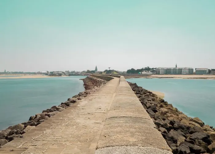 800m De La - 3 Adultes Et 1 Enfant * Le Croisic