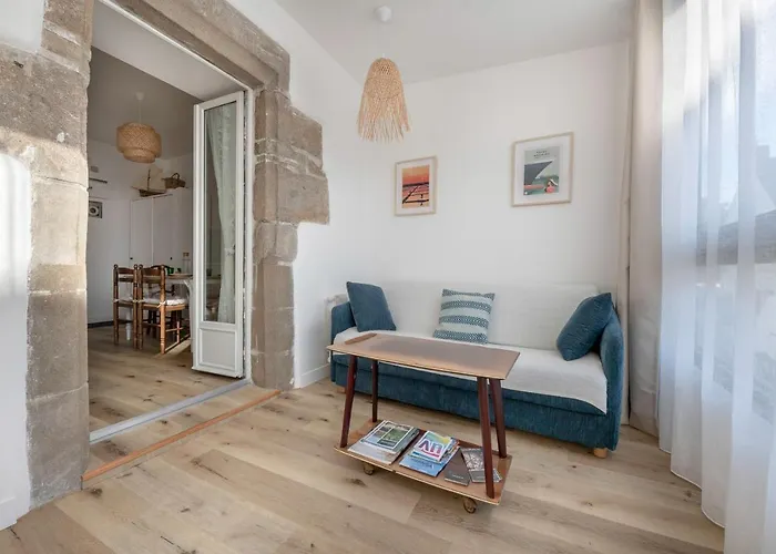 800m De La - 3 Adultes Et 1 Enfant Appartement